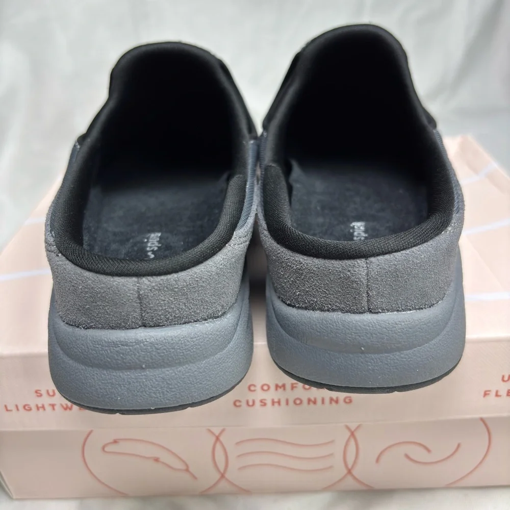 Easy Spirit Womens TRAVEL TIME675
Dark Gray Comfort Insole Leather Clogs
NWB 8M - Picture 5 of 7